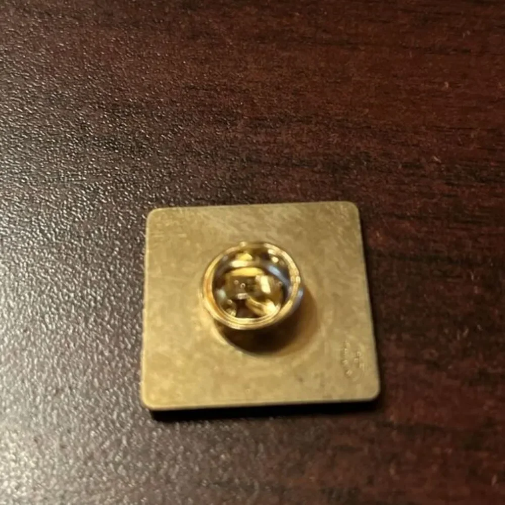 McDonald’s Court Leadership Basketball Employee Lapel Hat Pin‎